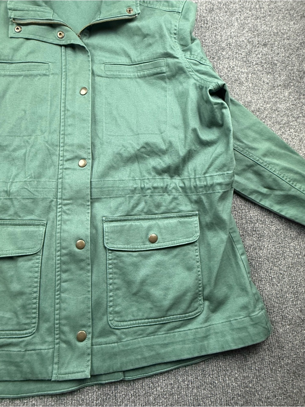 Great Condition! L.L. Bean Lightweight Green Utility Jacket - Women, Size Medium - Picture 4 of 10